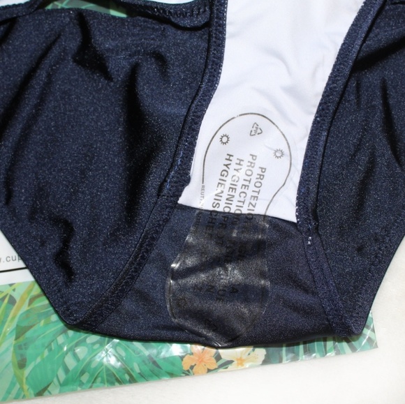 NWT Off Shoulder Navy Ruffled Cupshe Bikini - Picture 6 of 7